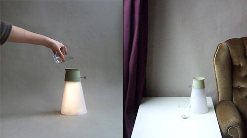 Лампа на воде (3 фото)