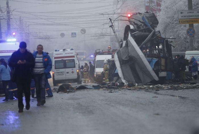 Второй теракт в Волгограде: взрыв бомбы в троллейбусе (17 фото)