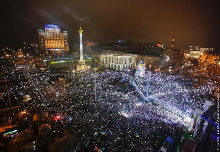 Новый год на Майдане 2014 (13 фото + видео)