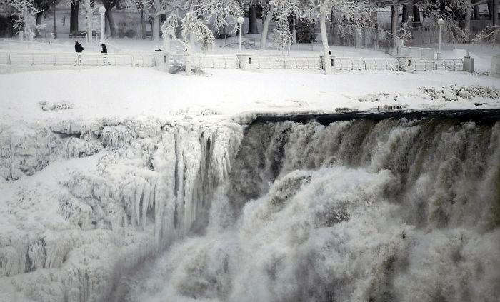 Замерзший Ниагарский водопад (5 фото)