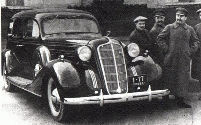 Отечественные автомобили для Президентов и Генсеков (12 фото)