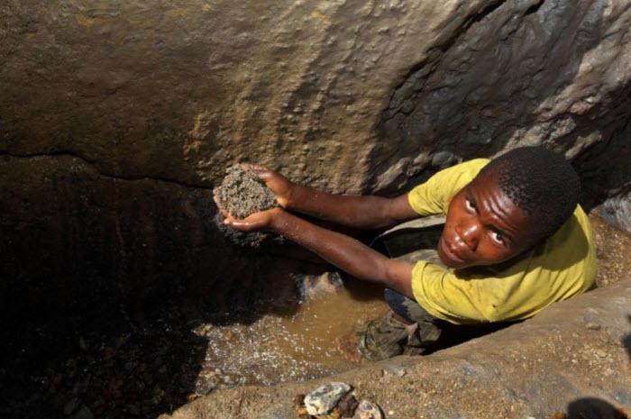 Работа на рудниках в Конго (23 фото)