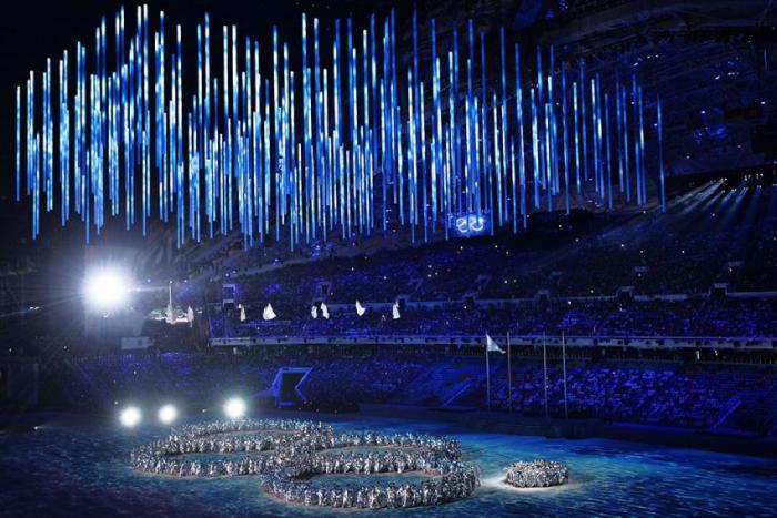  Мишка задул олимпийский огонь в Сочи и заплакал (28 фото) 