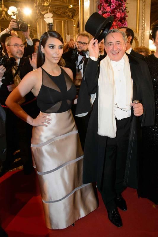 81-летний миллиардер заплатил полмиллиона за свидание с Ким Кардашьян (16 фото)