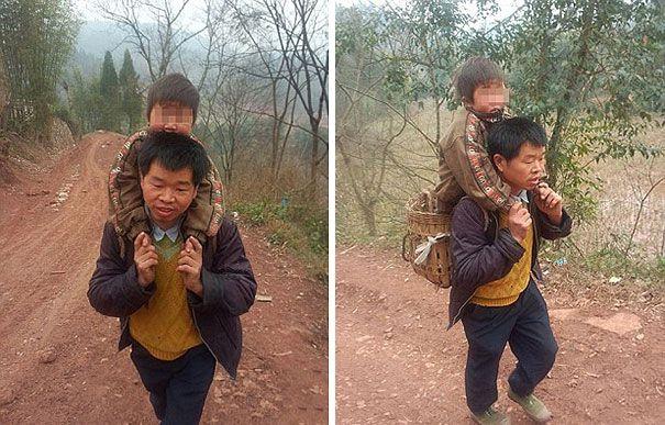  Китаец носит сына-инвалида в школу, преодолевая 30 км ежедневно (4 фото) 