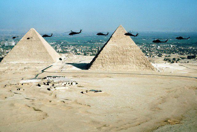 Полеты над пирамидами Египта (13 фото)