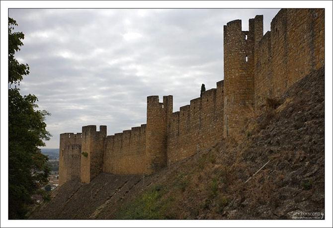 Экскурсия по замку тамплиеров в Португалии (16 фото)