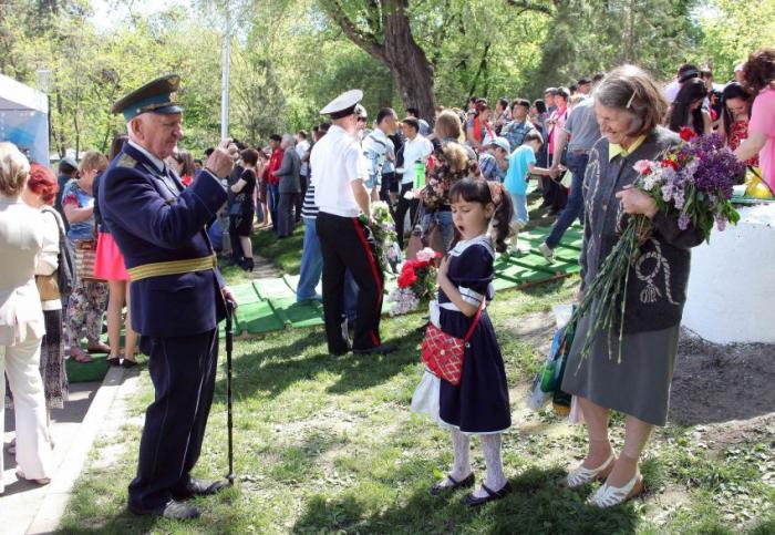 Празднование 9 мая в Алматы (14 фото) 