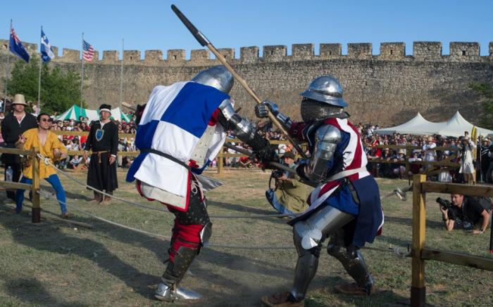 Реконструкция средневековой битвы в Испании (16 фото)