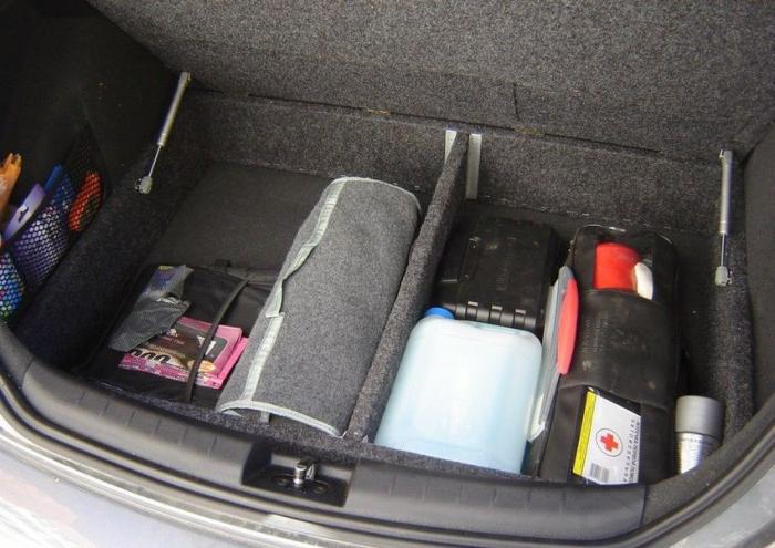 Двойное дно в багажник авто (16 фото)