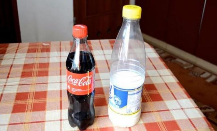  Что будет если добавить молоко в Кока-Колу (6 фото) 