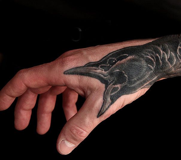Татуировки, подсказанные физиологией человека (21 фото)