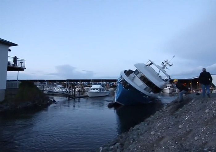 Спуск на воду яхты за 6 миллионов долларов пошел не по плану (11 фото)