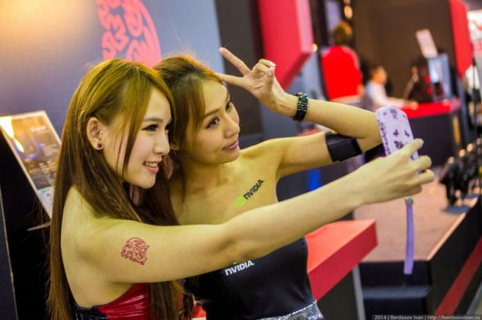  Девушки на выставке Computex 2014 в Тайбэе (25 фото) 