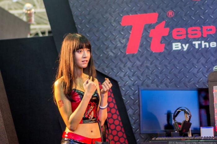  Девушки на выставке Computex 2014 в Тайбэе (25 фото) 