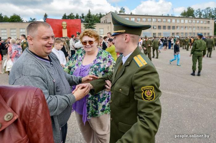 Выпускники Военной академии получили офицерские погоны (74 фото) 