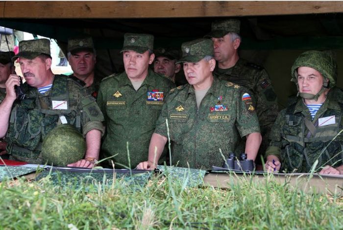 Фотоотчет проверки боеготовности войск РФ (27 фото)