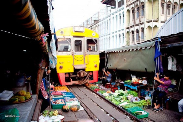 Железнодорожный рынок (16 фото)