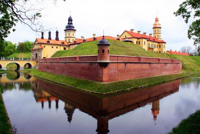 Замки Беларуси, которые стоит посетить (9 фото)