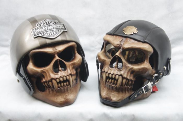 Крутые и страшные мотоциклетные шлемы (30 фото)