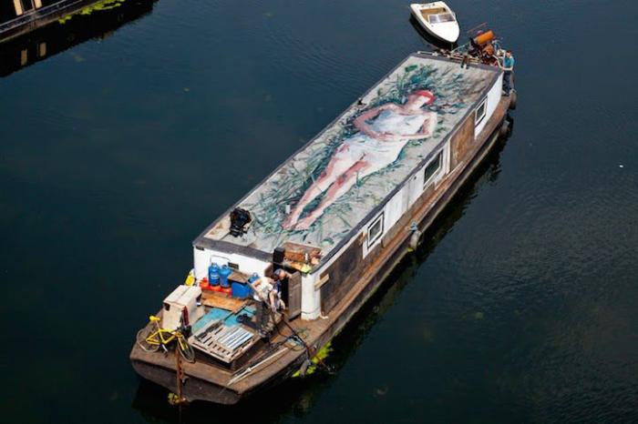  Стрит-арт на крыше лодки (6 фото) 