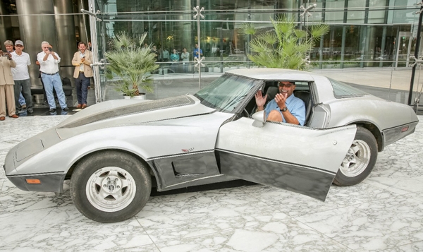 Corvette вернулся к владельцу спустя 33 года (5 фото)