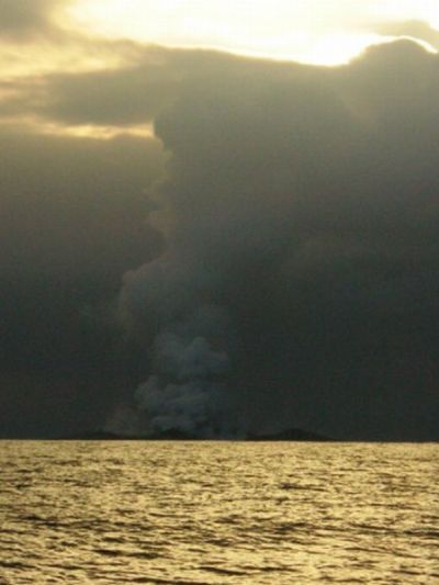  Активность подводного вулкана (14 фото)	