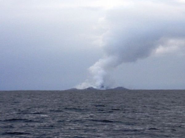  Активность подводного вулкана (14 фото)	