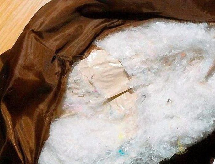 Контрабанда кокаина внутри детской одежды (4 фото)