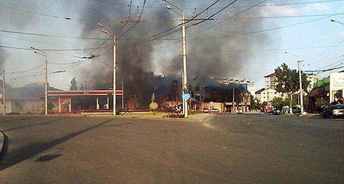 Взрыв на АЗС в Махачкале (8 фото)