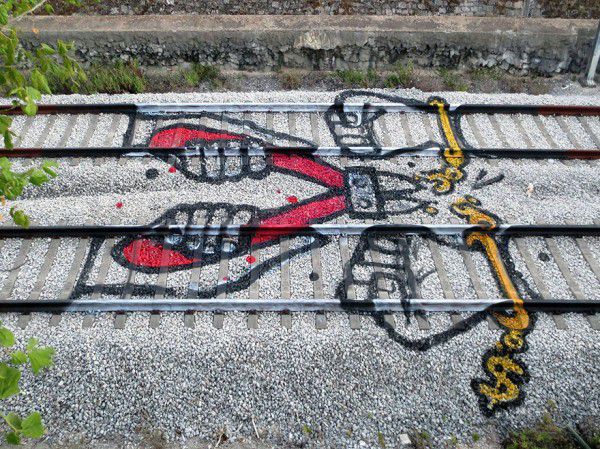 Уличное искусство на железной дороге Португалии (7 фото)