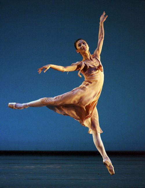 Профессиональный недуг балерин (4 фото)