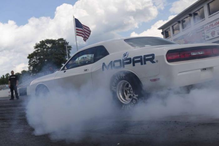 Дрегстер Mopar Dodge Challenger Drag Pak (12 фото + 1 видео)