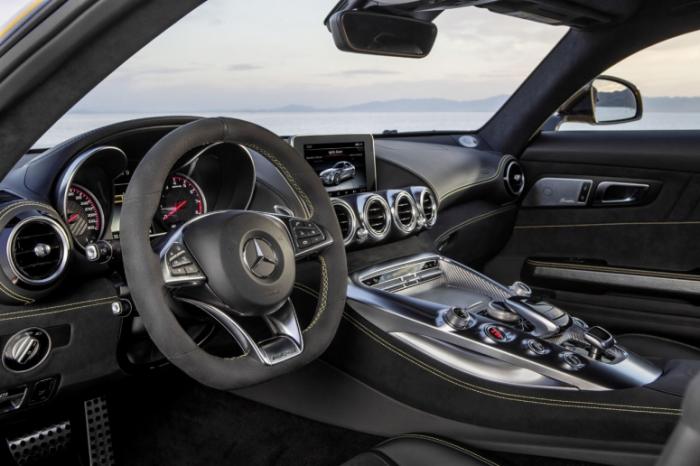Mercedes-AMG GT 2015:     (10 +)