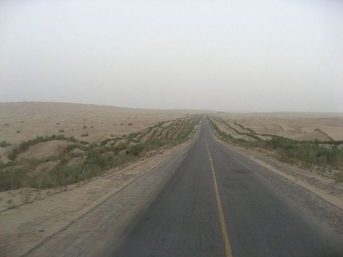  Шоссе Тарим - самое длинное шоссе в пустыне (11 фото)	