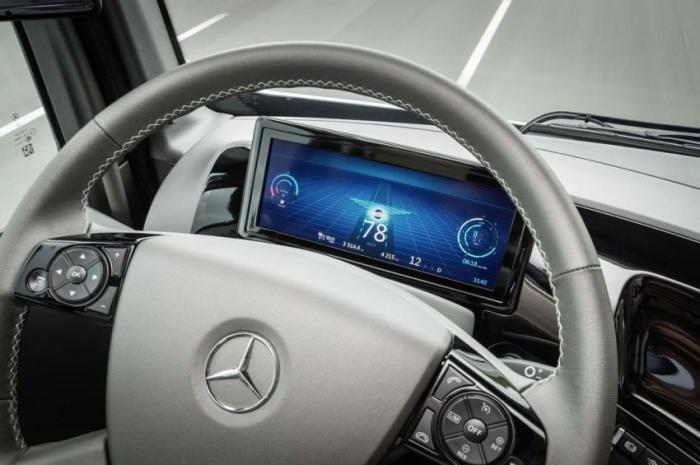 Грузовик Mercedes-Benz из будущего (23 фото)