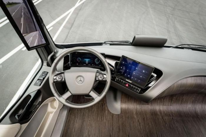 Грузовик Mercedes-Benz из будущего (23 фото)