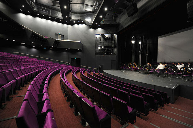 Театр в Олбани (9 фото)