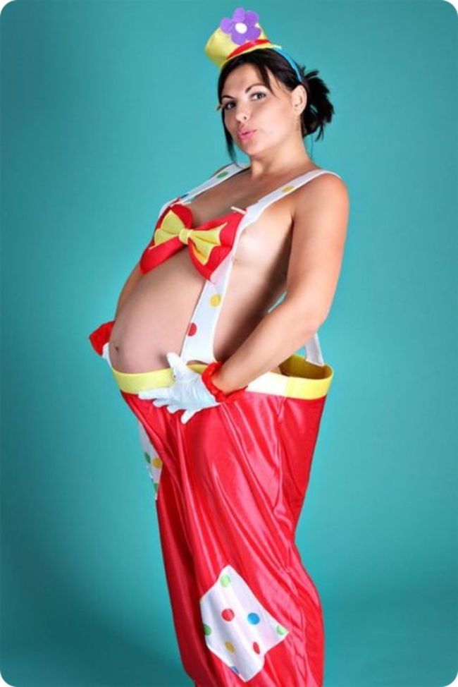 Странные костюмы на Хеллоуин для беременных (21 фото)