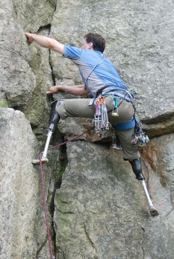  Мужественный альпинист, у которого нет обеих ног (5 фото) 