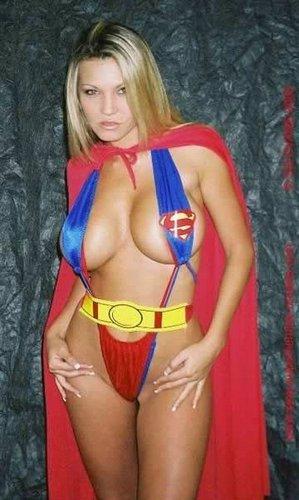 Сексуальные девушки в костюмах супергероев (34 фото)