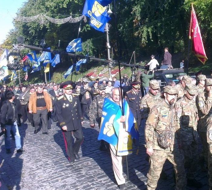 Беспорядки в Киеве по случаю 72 годовщины УПА (52 фото)