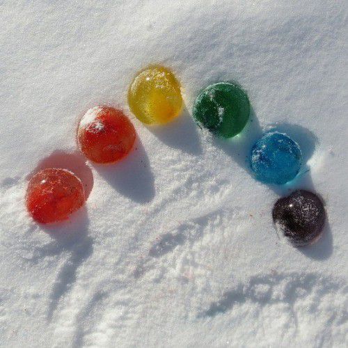  Разноцветные ледяные шары (9 фото) 