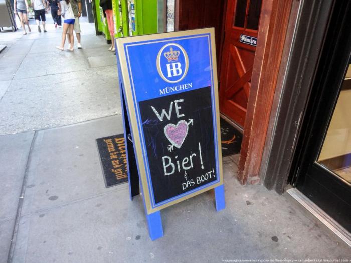  Рекламные штендеры на улицах Нью-Йорка (13 фото) 