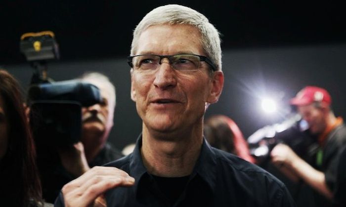 Руководитель Apple оказался геем (25 фото)