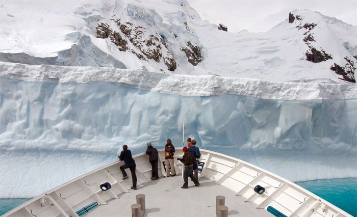 Круиз по побережью Антарктиды за полмиллиона долларов (10 фото)