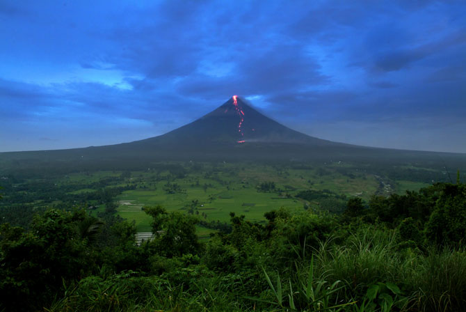 Самые примечательные вулканы Филиппин (12 фото)