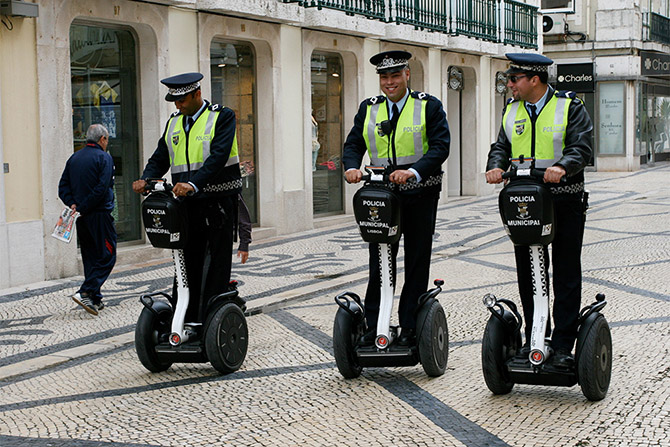 Самый необычный транспорт полиции (10 фото)
