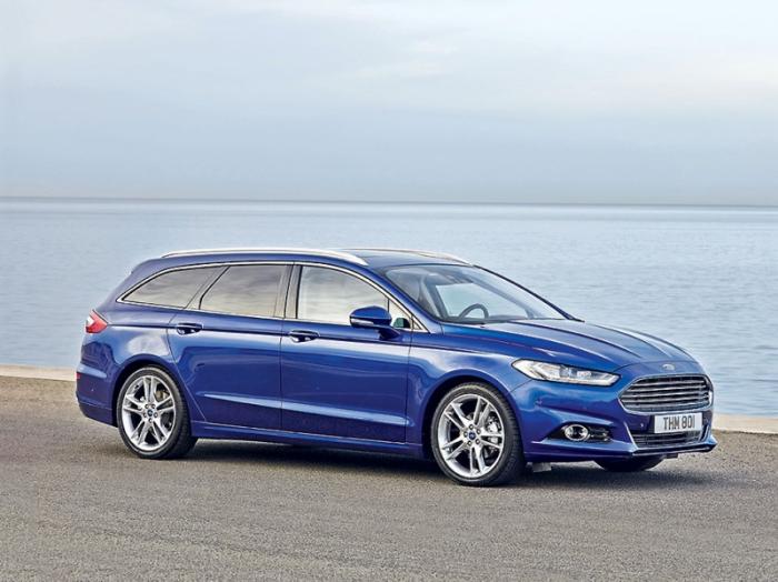 Ford Mondeo.   (12 )