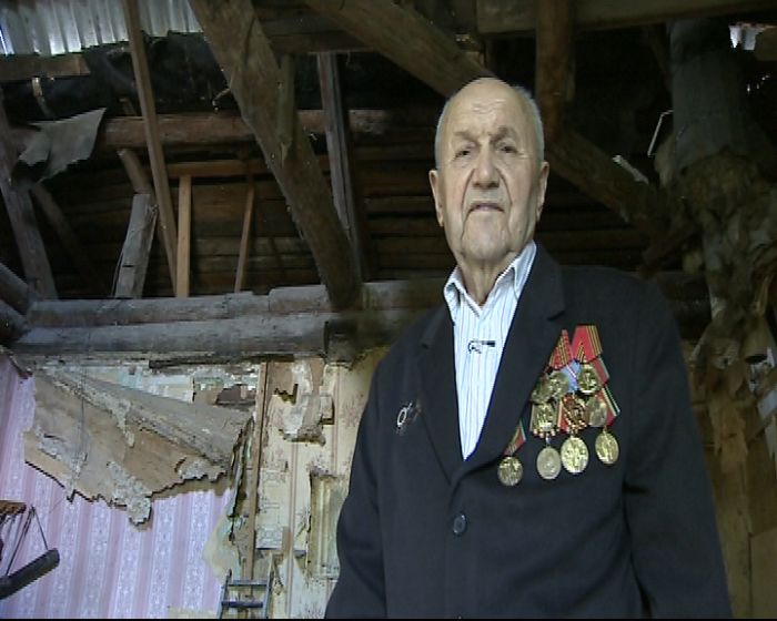 В Подмосковье ветеран ВОВ остался без крыши над головой (11 фото)